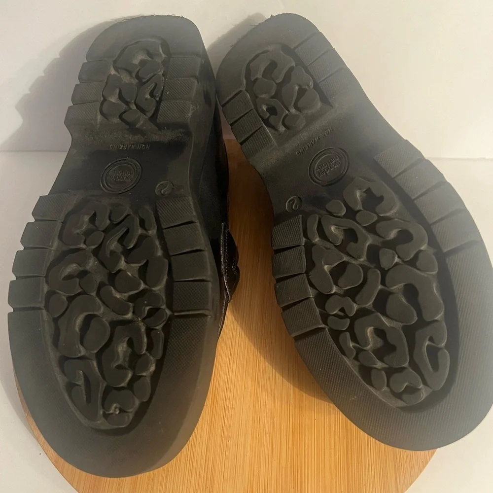 Girls black dress shoe size 2